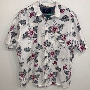 NWT Even Tide button down shirt. Mens XL regular